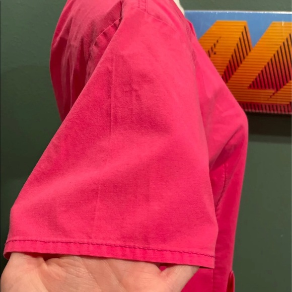 WonderWink Size Medium Pink & Gray Scrub Top Used - Picture 4 of 7